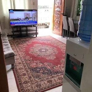 The Mansion - Backpackers Near Airport Манила